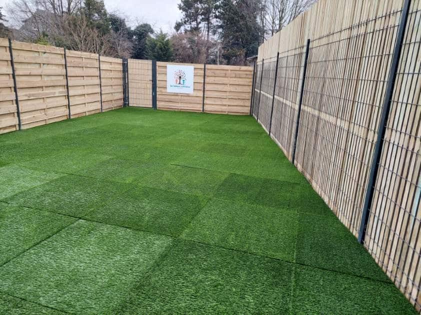 Dalle gazon synthétique sur dalle amortissante - Musculation - Crossfit - Aire de jeu -