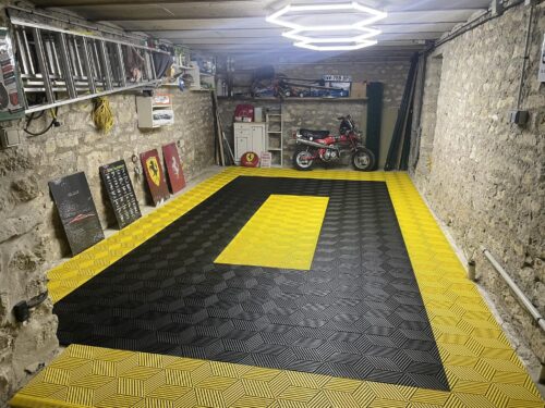 Sol garage jaune