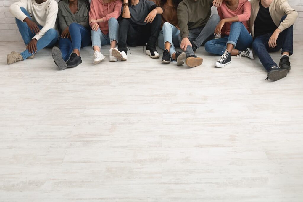 Pose de lames PVC, un revêtement de sol facile d’entretien